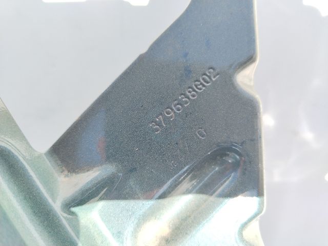 bontott PEUGEOT 5008 Jobb első Sárvédő