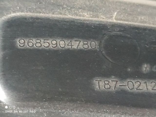 bontott PEUGEOT 5008 Jobb első Sárvédő