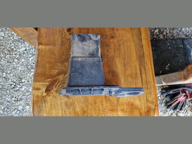 bontott PEUGEOT 5008 Jobb első Ütközéscsillapító