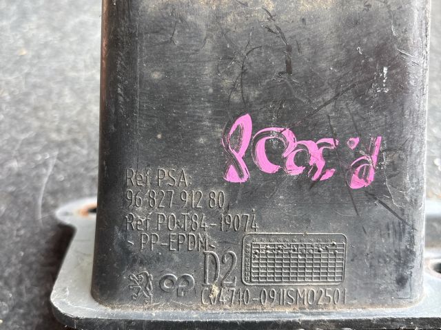 bontott PEUGEOT 5008 Jobb első Ütközéscsillapító