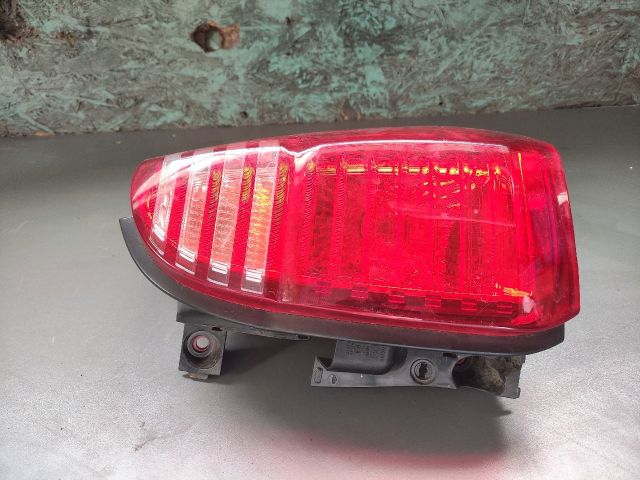 bontott PEUGEOT 5008 Jobb Hátsó Lámpa