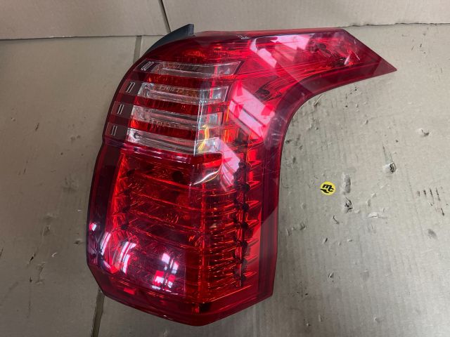bontott PEUGEOT 5008 Jobb Hátsó Lámpa