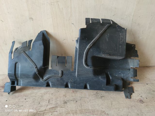 bontott PEUGEOT 5008 Jobb Hűtő Légterelő