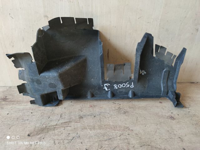 bontott PEUGEOT 5008 Jobb Hűtő Légterelő