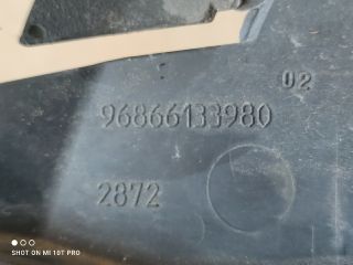 bontott PEUGEOT 5008 Jobb Hűtő Légterelő