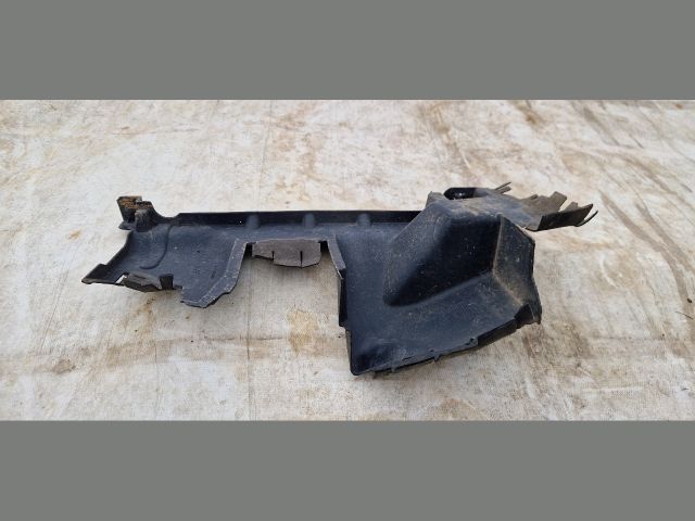 bontott PEUGEOT 5008 Jobb Hűtő Légterelő