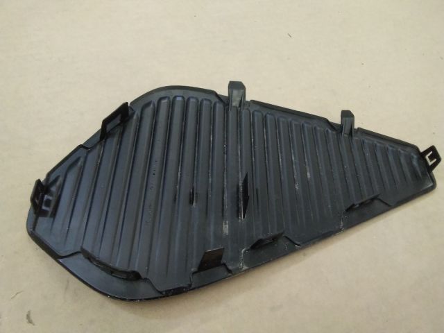 bontott PEUGEOT 5008 Jobb Ködlámpa Rács