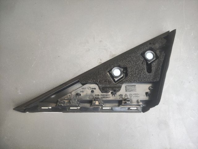 bontott PEUGEOT 5008 Jobb Visszapillantó Tükör Előtti Burkolat