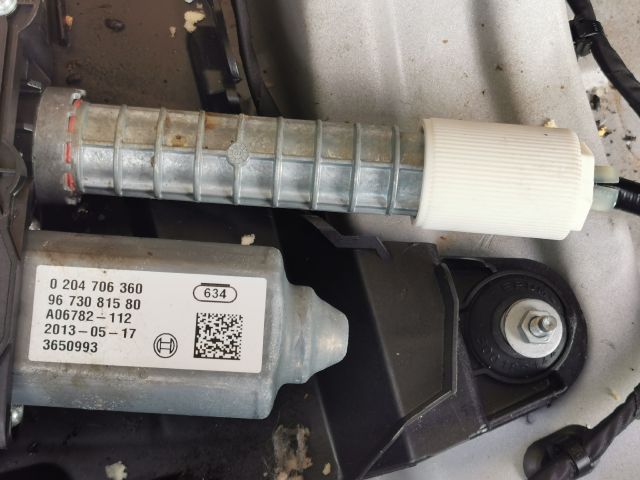 bontott PEUGEOT 5008 Kézifék Motor