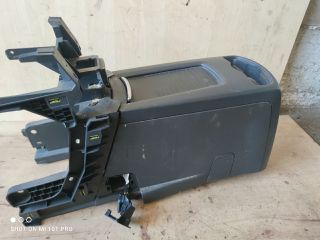 bontott PEUGEOT 5008 Könyöklő