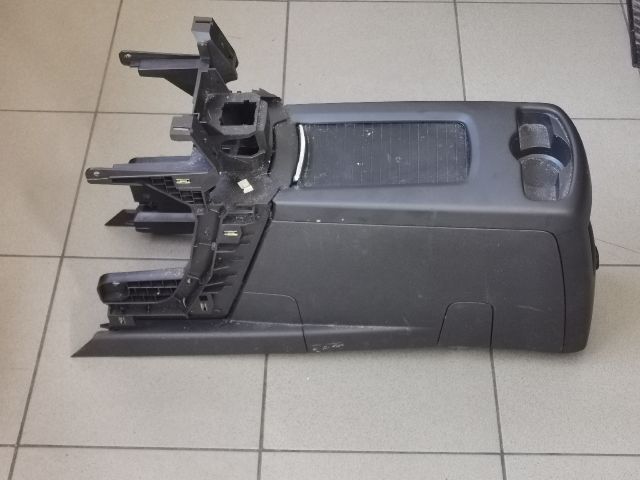 bontott PEUGEOT 5008 Könyöklő