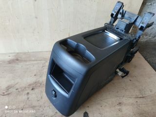 bontott PEUGEOT 5008 Könyöklő