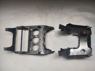 bontott PEUGEOT 5008 Középkonzol Keret