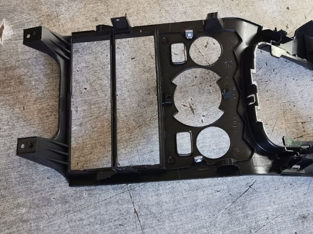 bontott PEUGEOT 5008 Középkonzol Keret