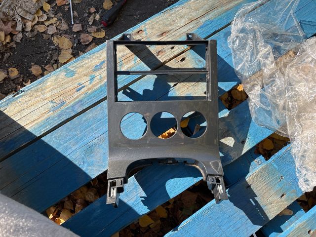 bontott PEUGEOT 5008 Középkonzol Keret