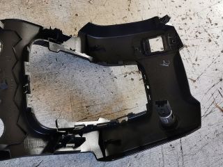 bontott PEUGEOT 5008 Középkonzol Keret