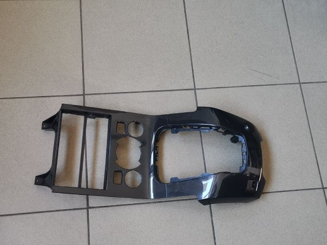 bontott PEUGEOT 5008 Középkonzol Keret