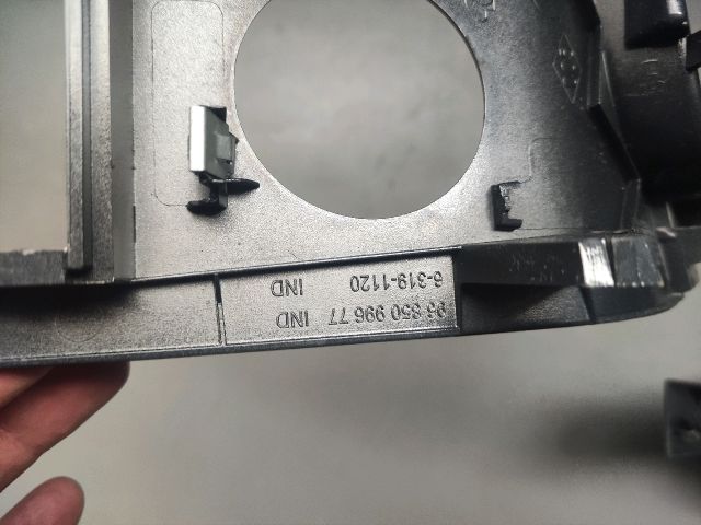 bontott PEUGEOT 5008 Középkonzol Keret