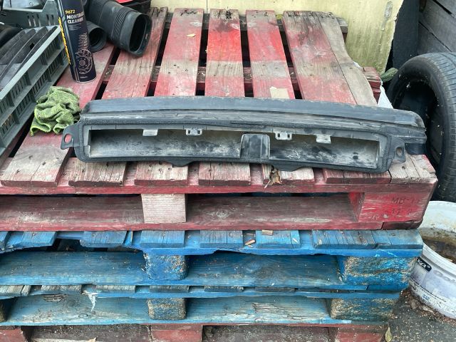 bontott PEUGEOT 5008 Középső Szellőző Keret