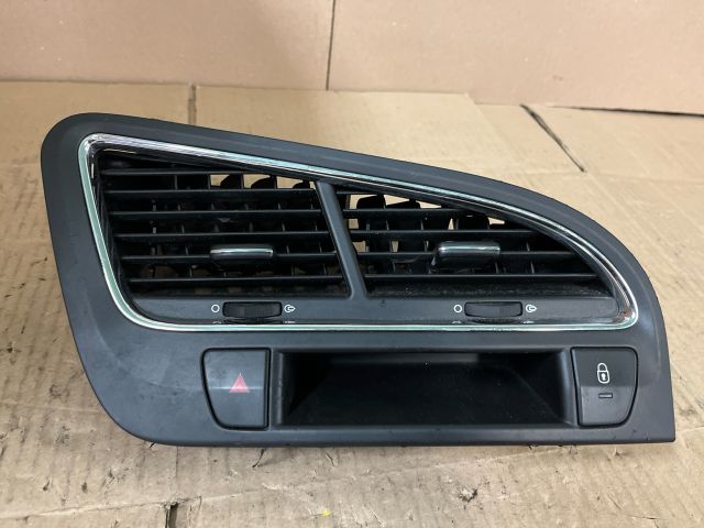 bontott PEUGEOT 5008 Középső Szellőző