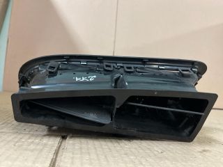 bontott PEUGEOT 5008 Középső Szellőző