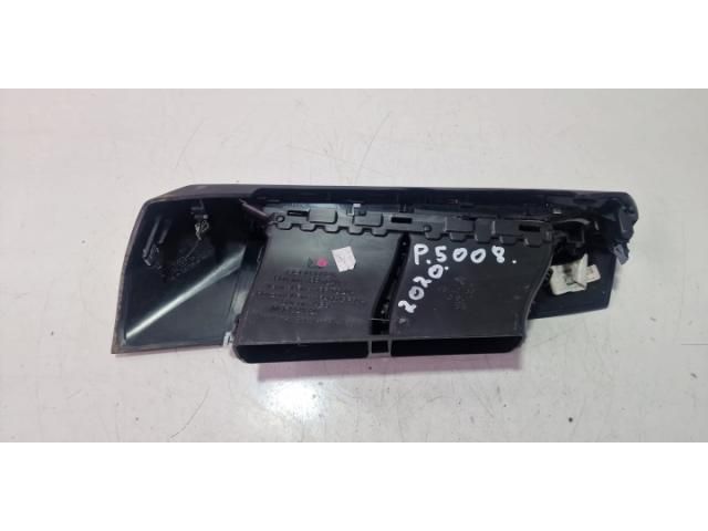 bontott PEUGEOT 5008 Középső Szellőző