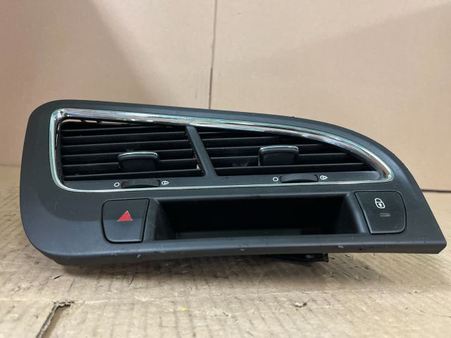 bontott PEUGEOT 5008 Középső Szellőző