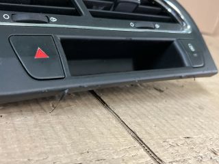 bontott PEUGEOT 5008 Középső Szellőző