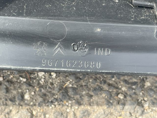 bontott PEUGEOT 5008 Levélrács