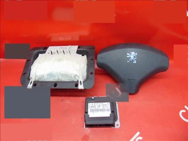 bontott PEUGEOT 5008 Műszerfal Héj