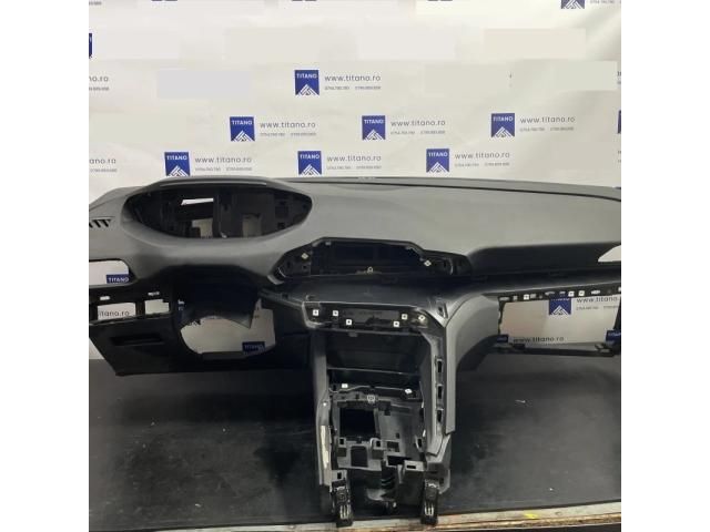 bontott PEUGEOT 5008 Műszerfal Héj