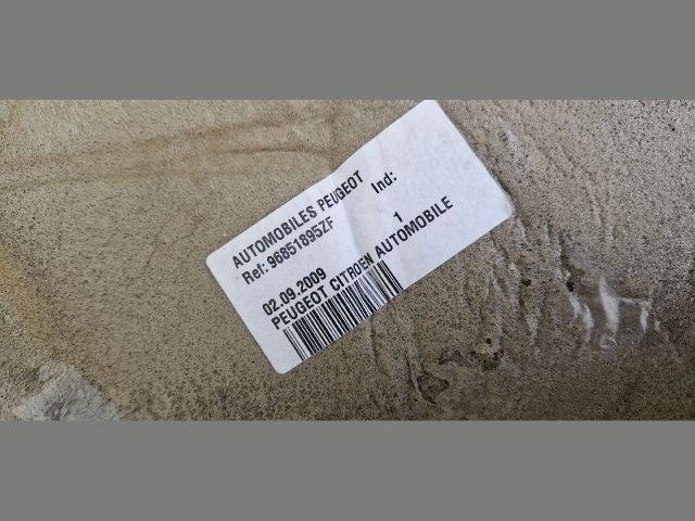 bontott PEUGEOT 5008 Padlószőnyeg