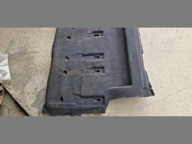 bontott PEUGEOT 5008 Padlószőnyeg