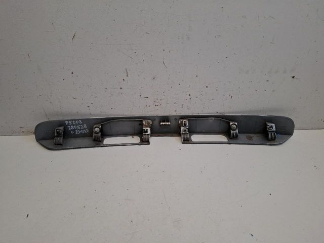 bontott PEUGEOT 5008 Rendszámtábla Világítás Keret