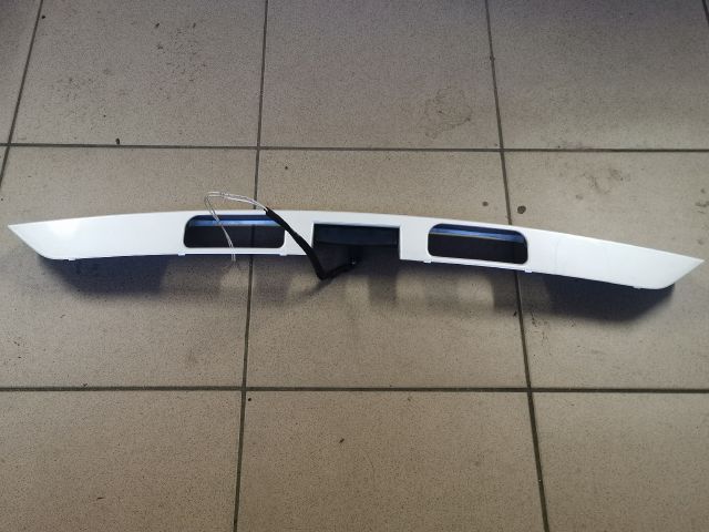 bontott PEUGEOT 5008 Rendszámtábla Világítás Keret