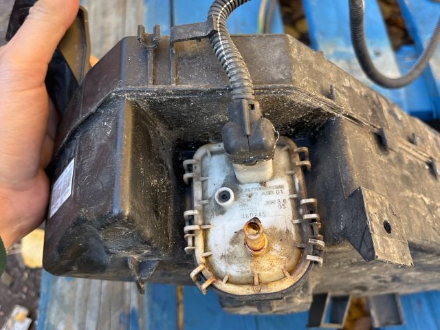 bontott PEUGEOT 5008 Részecskeszűrő Tartály