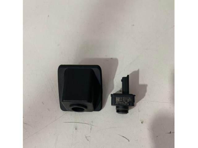 bontott PEUGEOT 5008 Tolatókamera