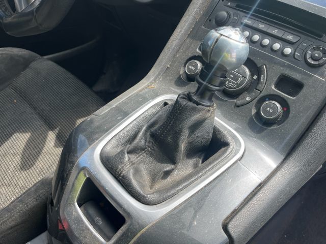 bontott PEUGEOT 5008 Váltószoknya