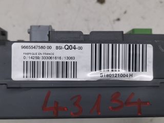 bontott PEUGEOT 508 Biztosítéktábla Motortér