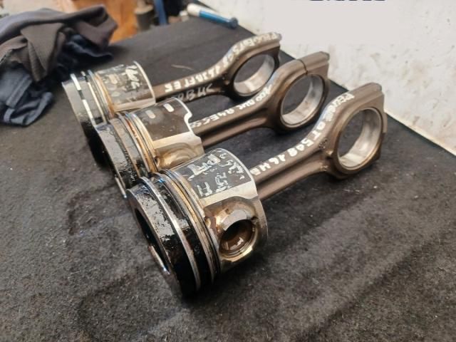 bontott PEUGEOT 508 Dugattyú