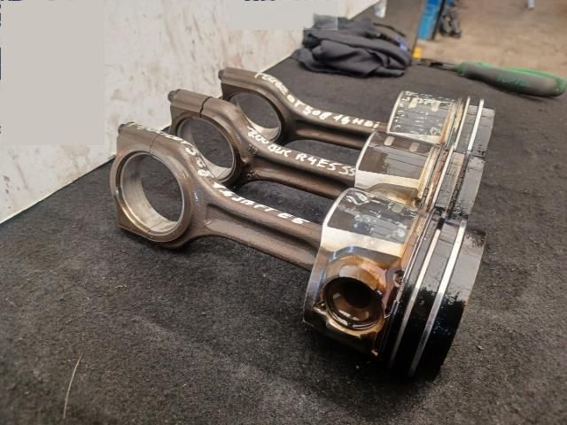 bontott PEUGEOT 508 Dugattyú