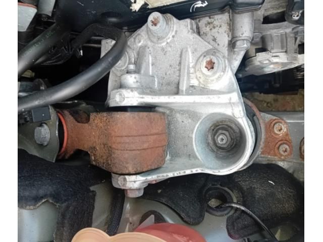 bontott PEUGEOT 508 Motor Tartó Bak Jobb