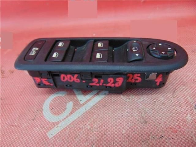 bontott PEUGEOT 508 Ablakemelő Kapcsoló Négyes / Kettes
