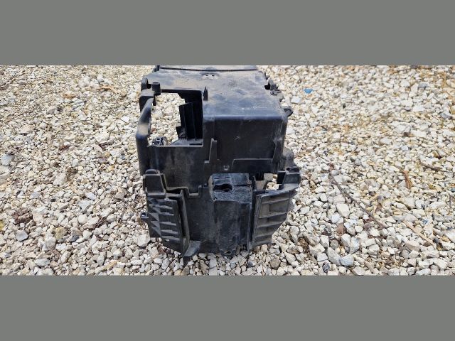 bontott PEUGEOT 508 Akkumulátor Tartó