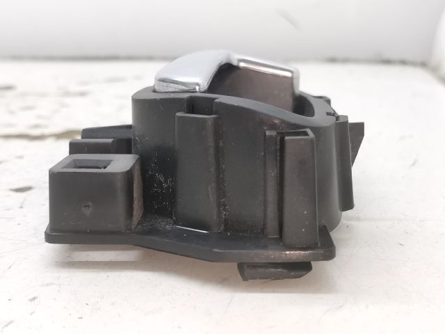 bontott PEUGEOT 508 Bal első Belső Kilincs