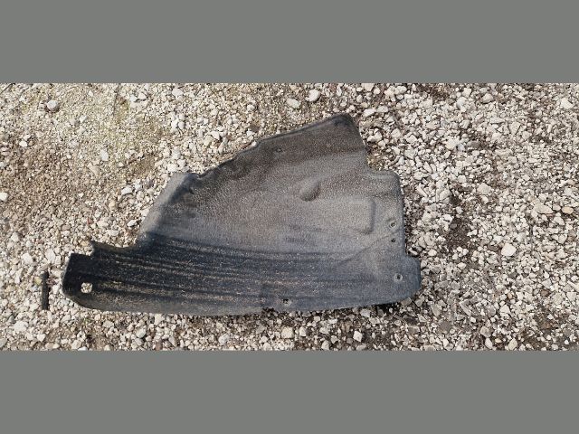 bontott PEUGEOT 508 Bal első Első Dobbetét (Kerékjárati, Műanyag)