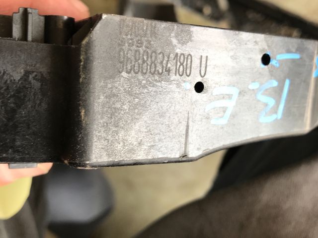 bontott PEUGEOT 508 Bal első Kilincs Hátulja