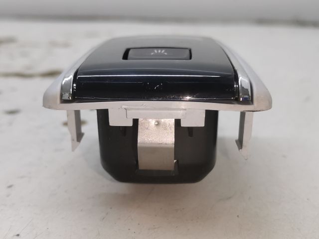 bontott PEUGEOT 508 Beltér Világítás Hátsó