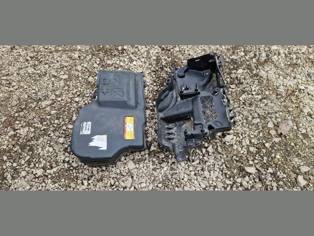 bontott PEUGEOT 508 Biztosítéktábla Doboz