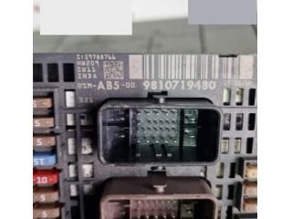 bontott PEUGEOT 508 Biztosítéktábla Utastér